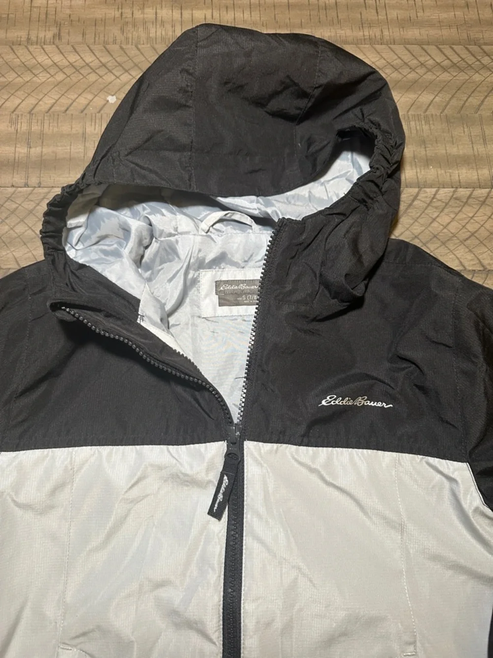 Eddie Bauer lightweight hooded
